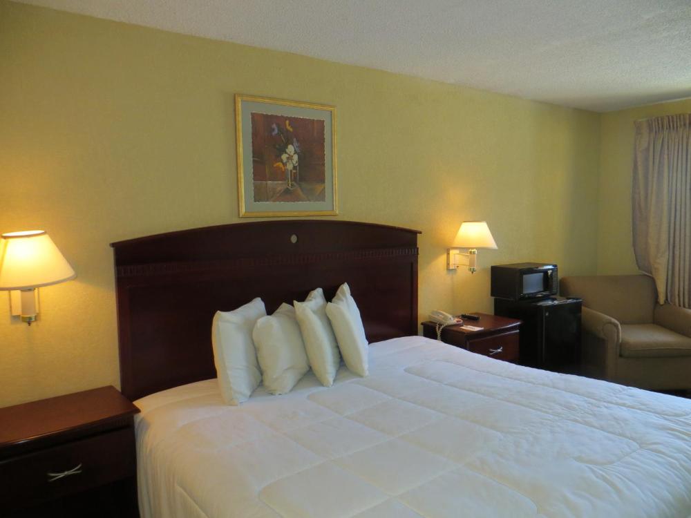 King Room - Smoking  at Welcome Inn, photo 2